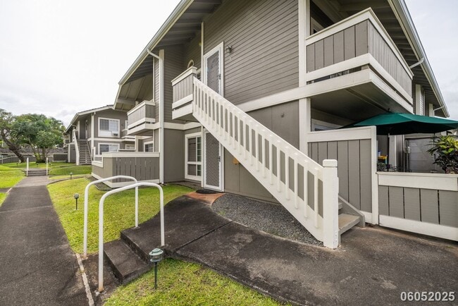Building Photo - $2600 / 2 BED / 1 BATH IN WAIPIO