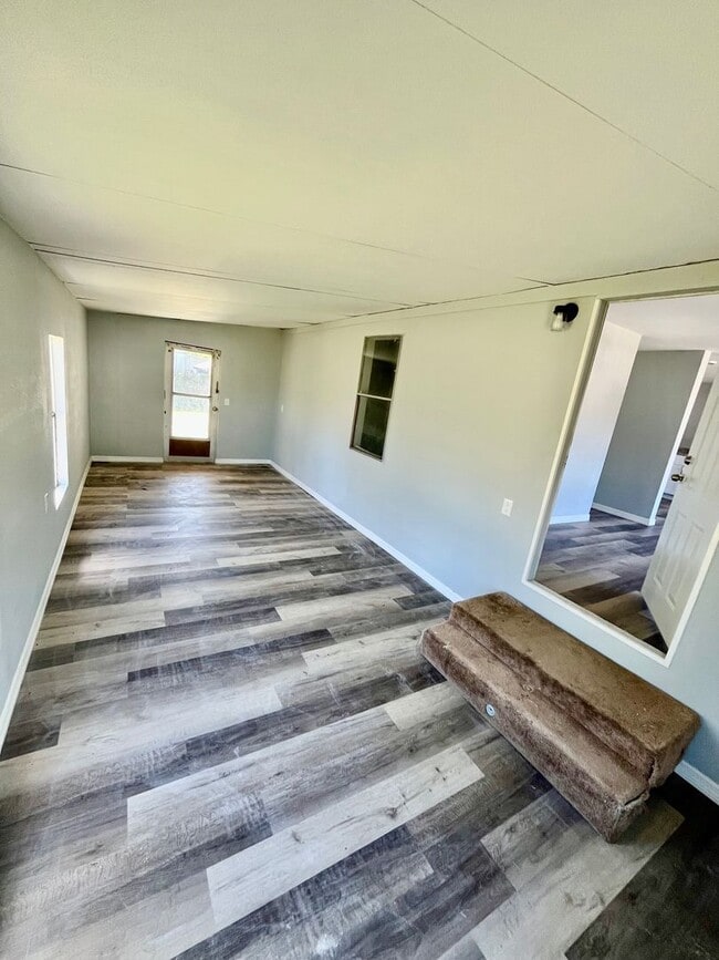 Building Photo - Recently Remodeled 3BR/2BA Port Richey Mobile Home! No Application Fee!