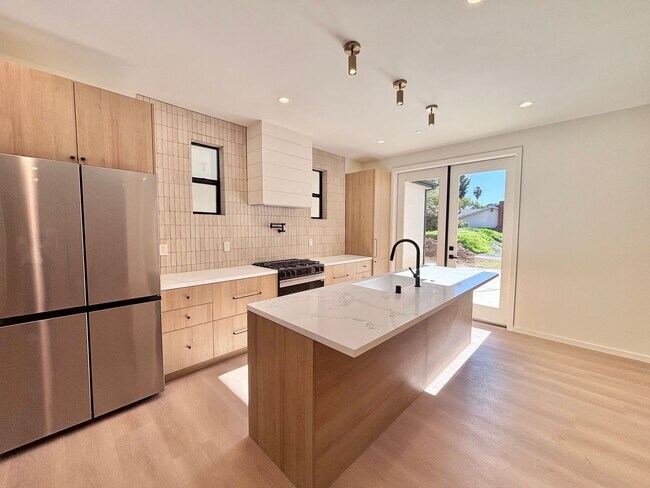 Building Photo - 17852 Saticoy St