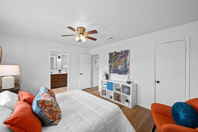 Building Photo - 11305 Songbird Cove
