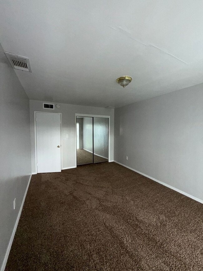 Building Photo - Beautiful 4 Bedroom House in NW Bakersfield with Pool!