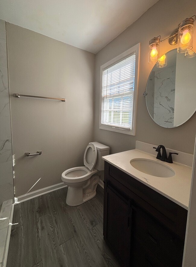 Building Photo - 222 Reynolds St