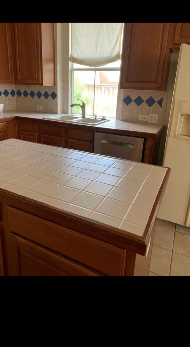 Building Photo - 3416 Chapelwood Dr