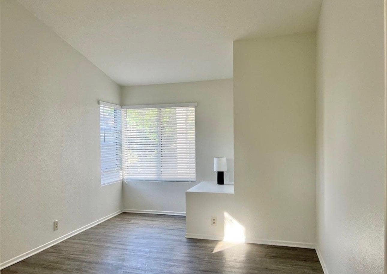 Building Photo - 27533 Calinda