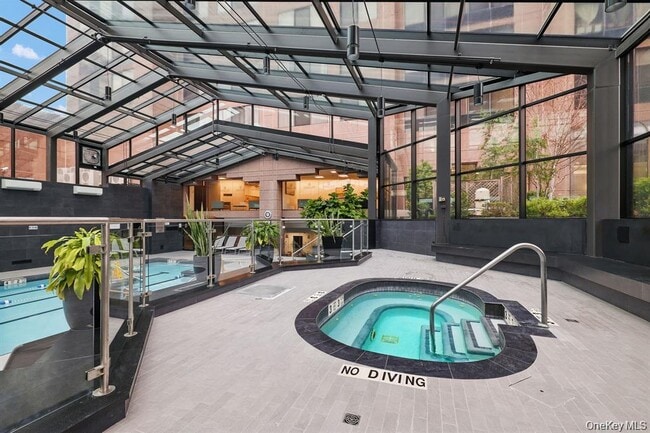 Building Photo - 4 Martine Ave