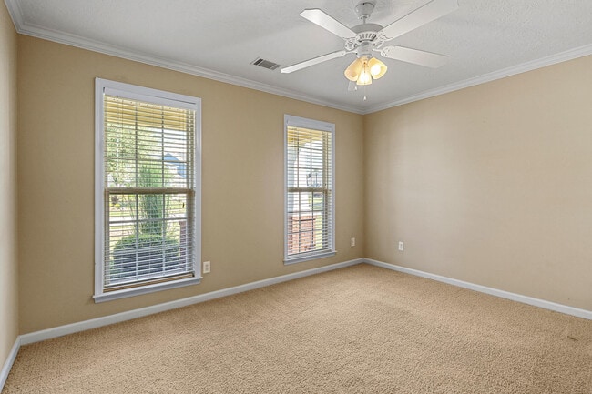 Building Photo - 228 Full Cir Dr