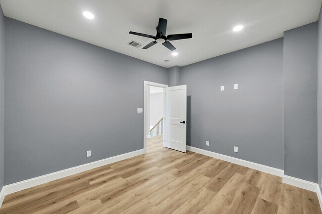 Building Photo - 49 Winterhaven Ln