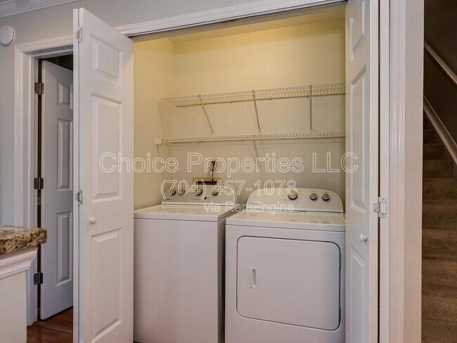 Building Photo - 424 Mather Green Ave