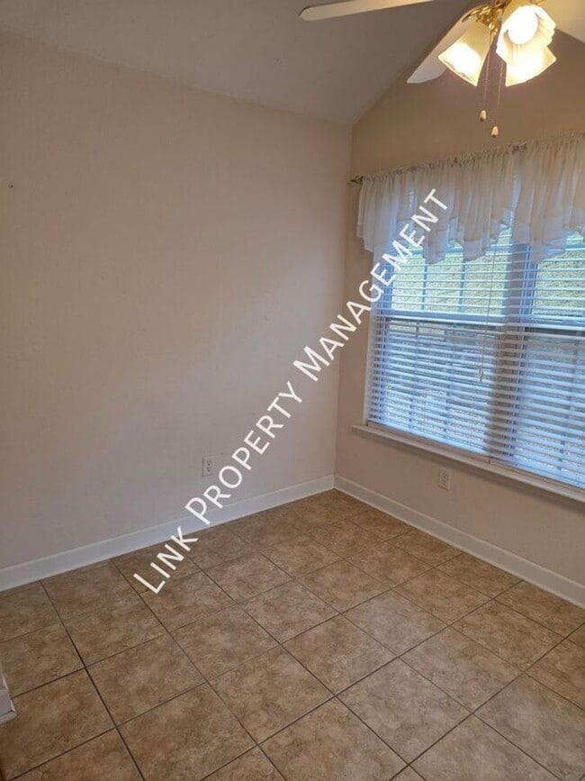 Building Photo - Beautiful 2 bedroom 2 full bath Condo near Missionary Ridge with garage, washer and dryer and gas...