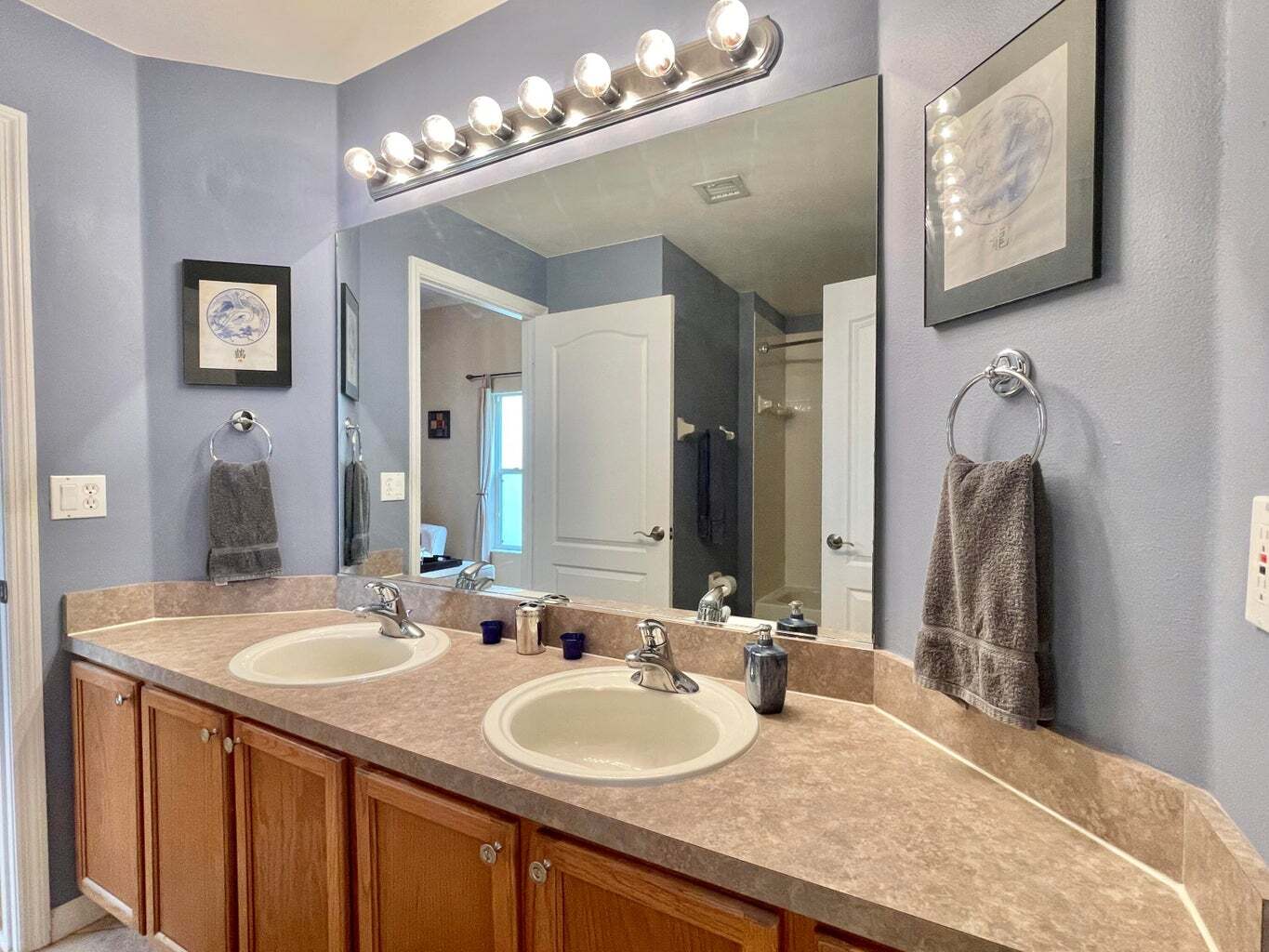 Building Photo - 137 Canterbury Pl