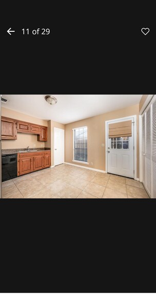 Building Photo - 102 Academy Square