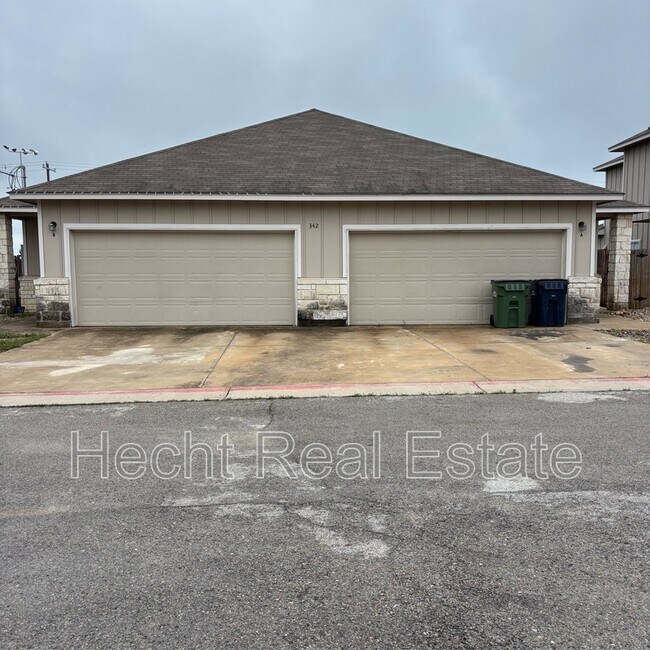 Building Photo - 342 Main St