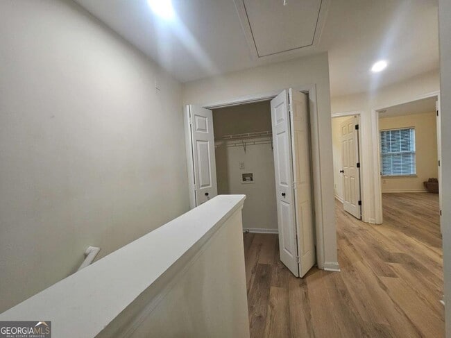 Building Photo - 619 Kenridge Way
