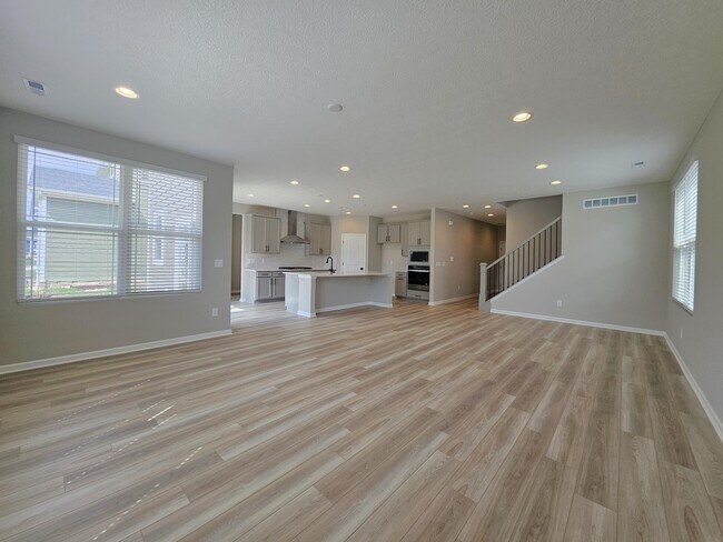 Building Photo - 8604 Apricot Wy