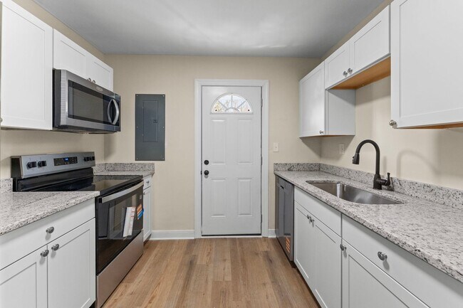 Building Photo - Charming 2-bedroom, 1 bath