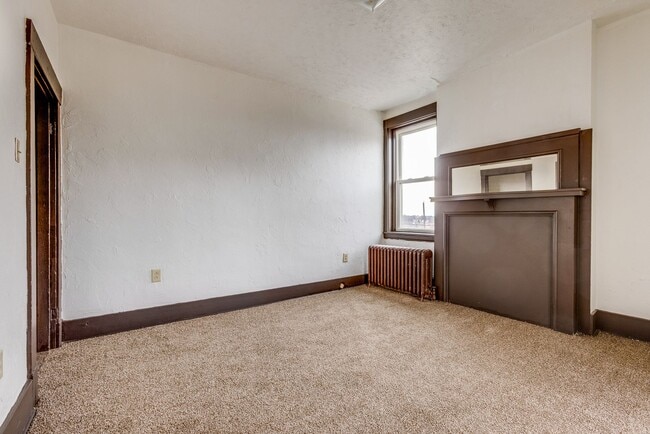 Building Photo - 466 Hays Ave