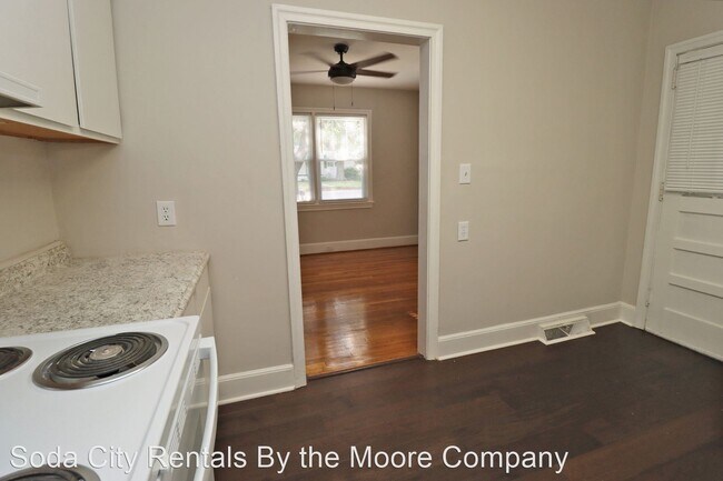 Building Photo - 3 br, 1 bath House - 216 South Holly Street