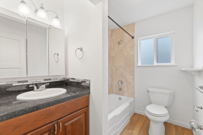 Building Photo - ALK - 1820 Sylvan Highlands Triplex