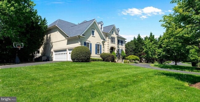 Building Photo - 1445 Mayhurst Blvd