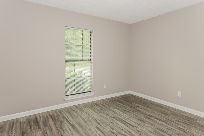 Building Photo - 1024 Countryside Ln