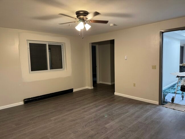 Building Photo - 355 S Main St