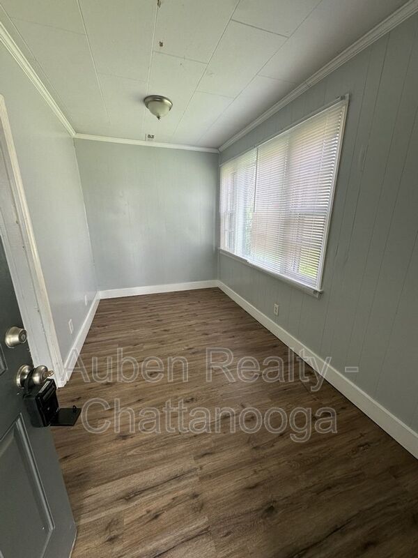 Building Photo - 67 Hargrave Rd