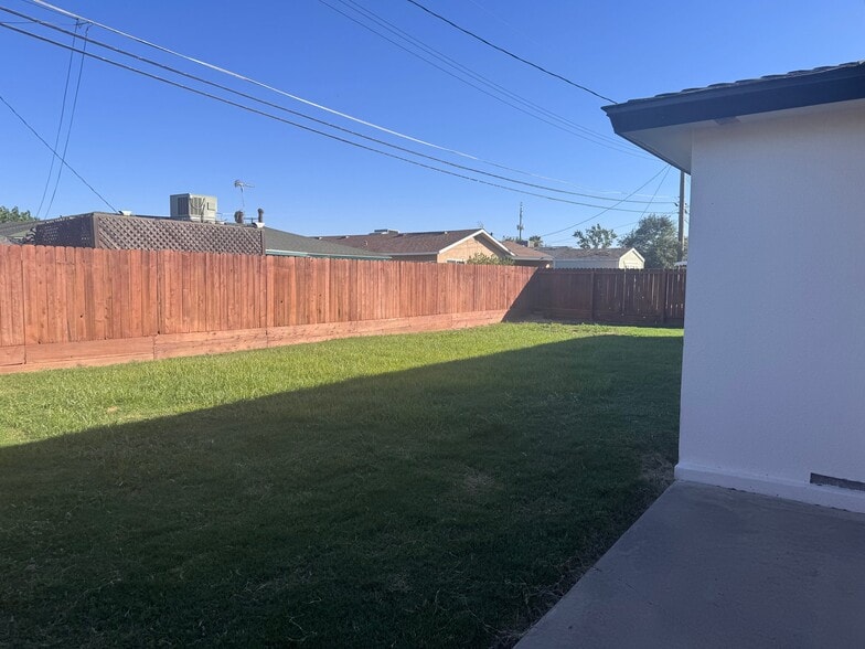 Building Photo - 2017 Fairmont Dr