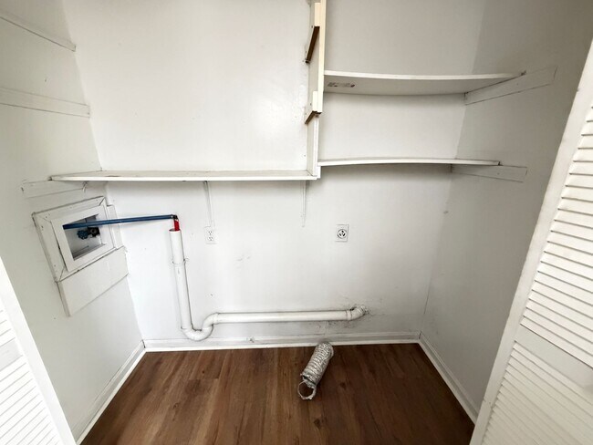 Building Photo - 206 Kenoak Dr