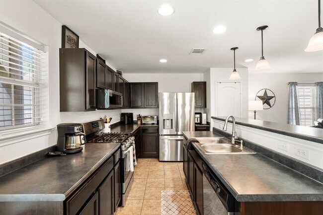 Building Photo - 1051 Dorn