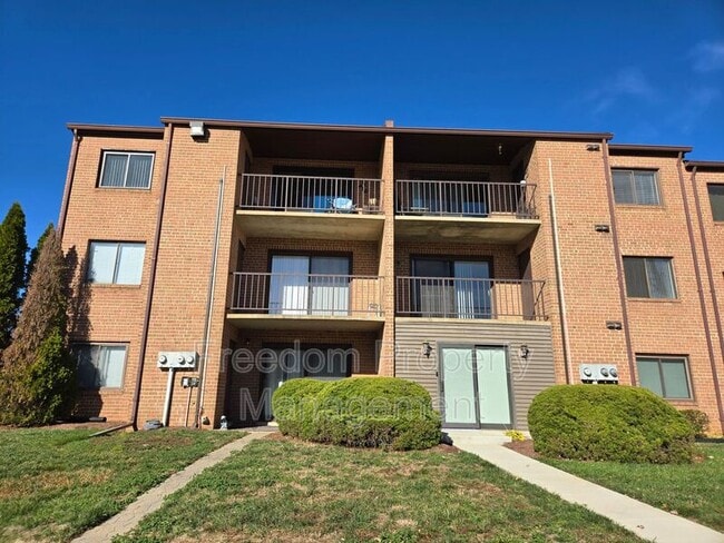 Building Photo - 10629 Provincial Dr