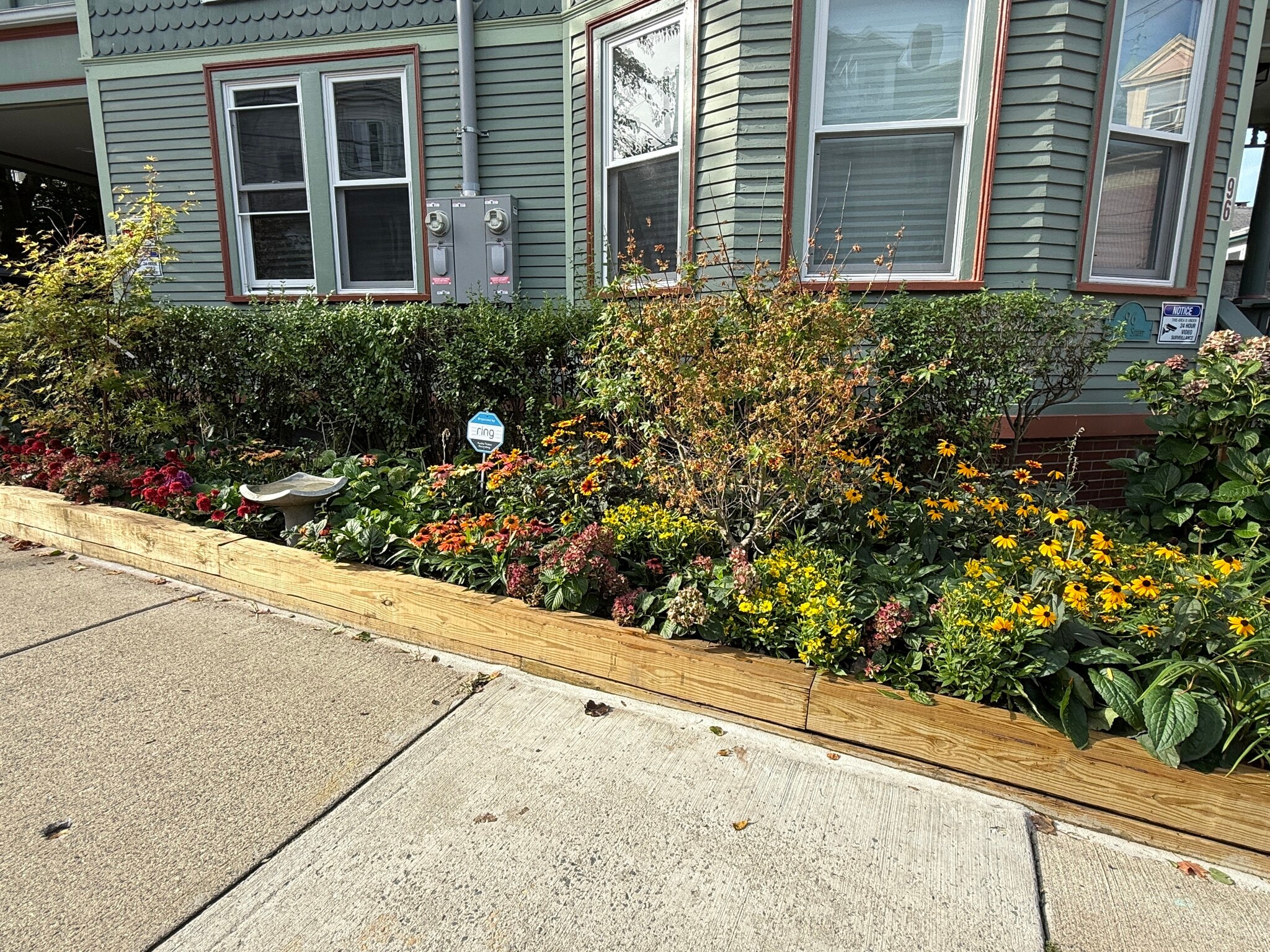 Building Photo - 96 Munroe St