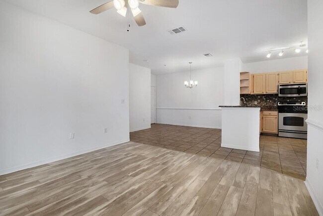 Building Photo - 8915 Legacy Ct