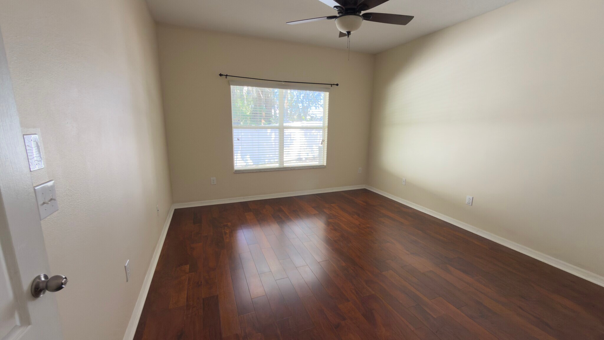 Building Photo - 4008 Shade Tree Ln