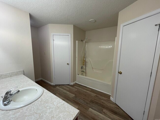 Building Photo - 2918 Forest Dr