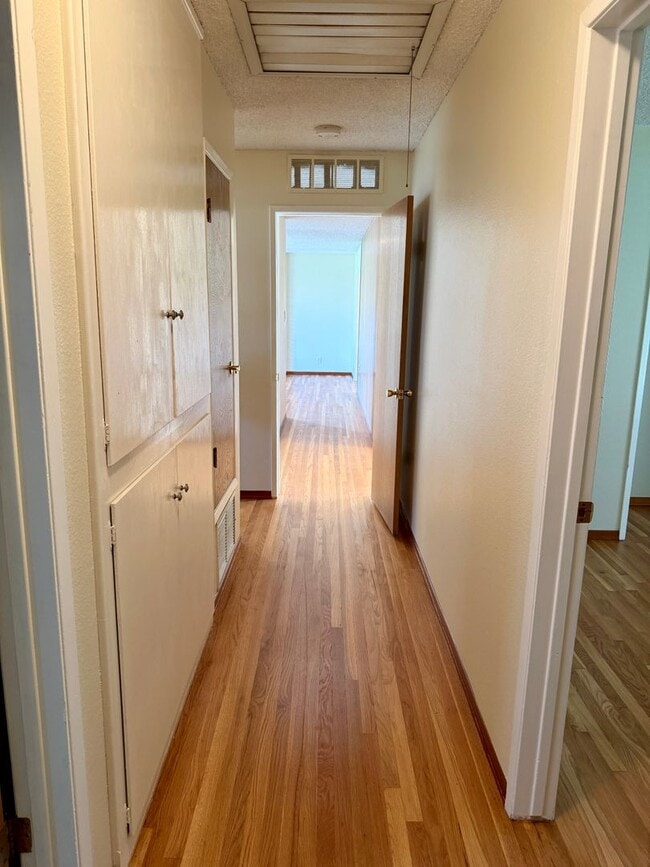Building Photo - Single Story 4 Bedroom Ranch Style Home in Anaheim!