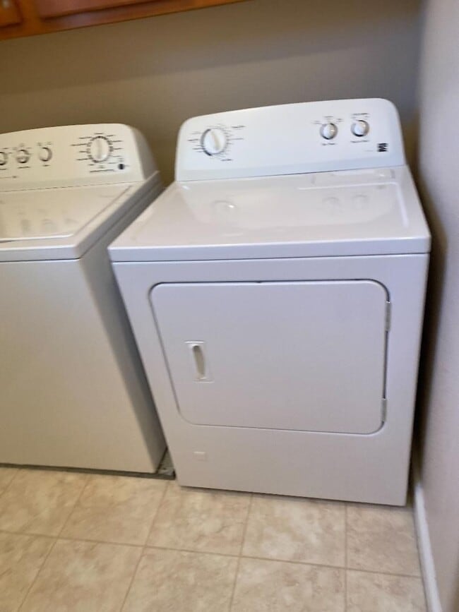 Building Photo - ADORABLE WESTLAKE VILLAS 2 BEDROOM (PLEASE READ ENTIRE AD FOR SHOWINGS)!