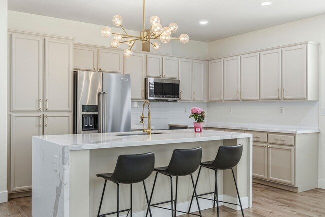 Building Photo - 1292 Paseo Belleza