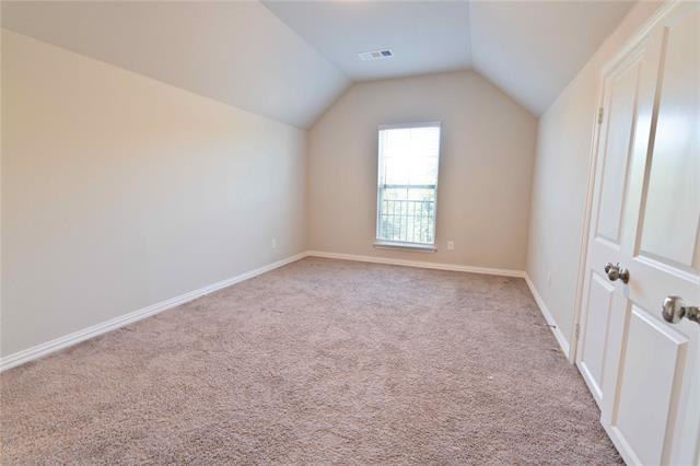 Building Photo - 8635 Edgemere Dr