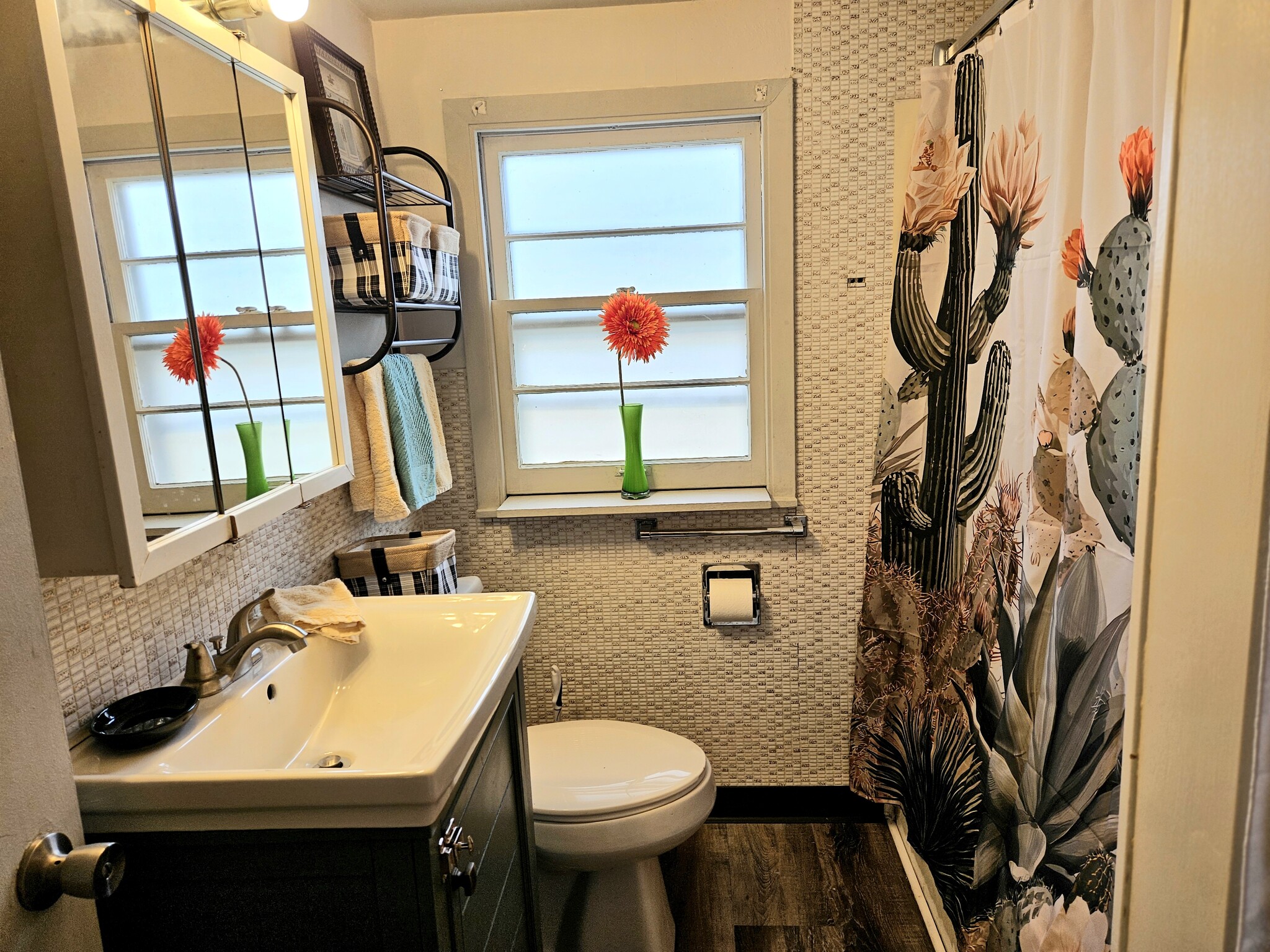 Building Photo - 800 18th Ave NE