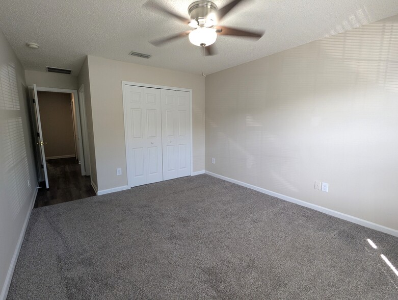 Building Photo - 127 Plantation Point Dr
