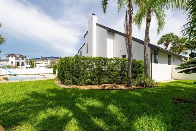Building Photo - 748 Nina Dr