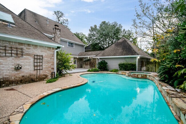 Building Photo - 16623 Wimbledon Forest Dr