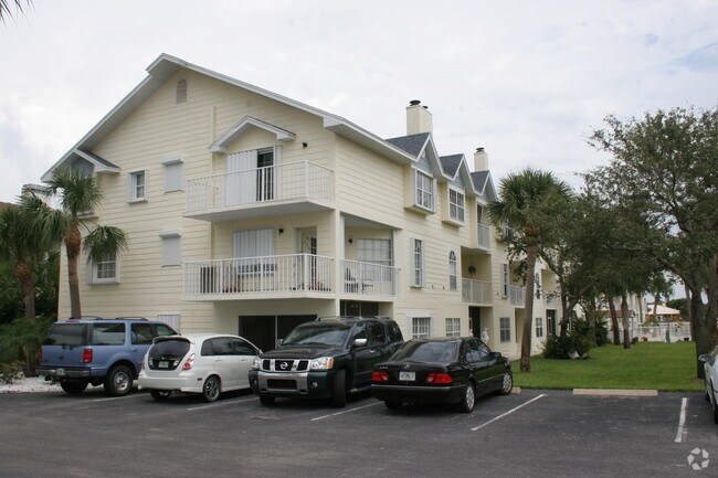 Building Photo - Quiet Cove at Sunset Harbour