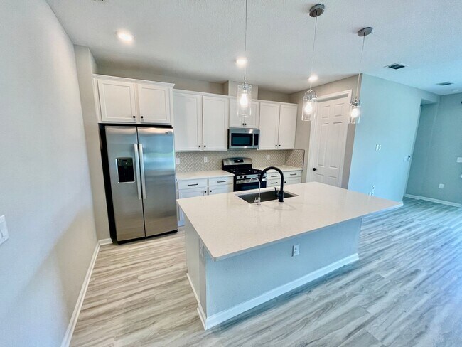 Building Photo - 75920 Saffron Ln