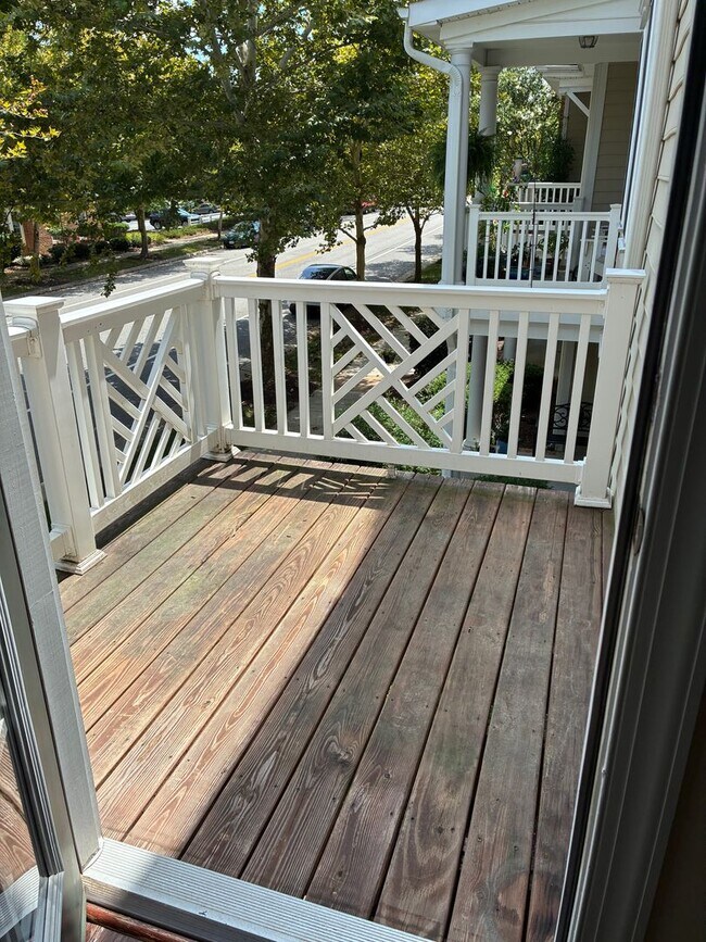 Building Photo - Heart of NEW TOWN