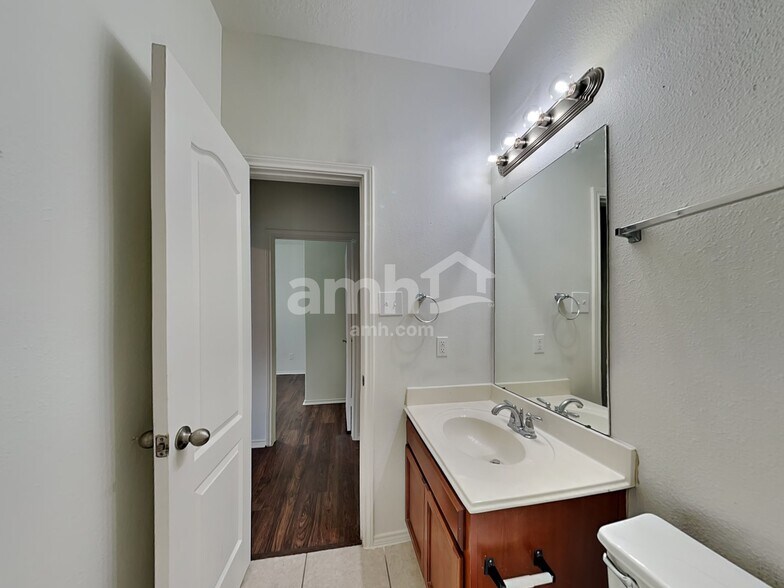 Building Photo - 21515 Rose Mill Dr