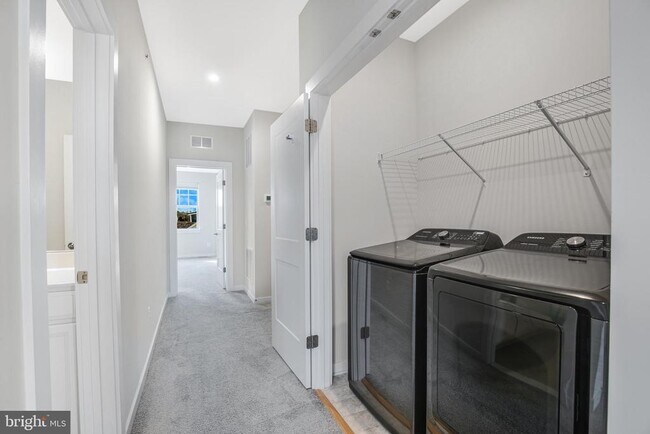 Building Photo - 222 Petite Sirah Terrace SE