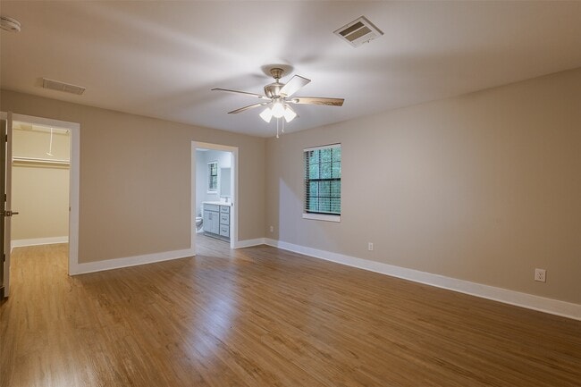 Building Photo - 12028 Cedar Ln