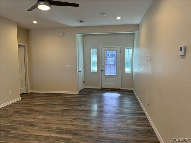 Building Photo - 5079 S Jacaranda Pl