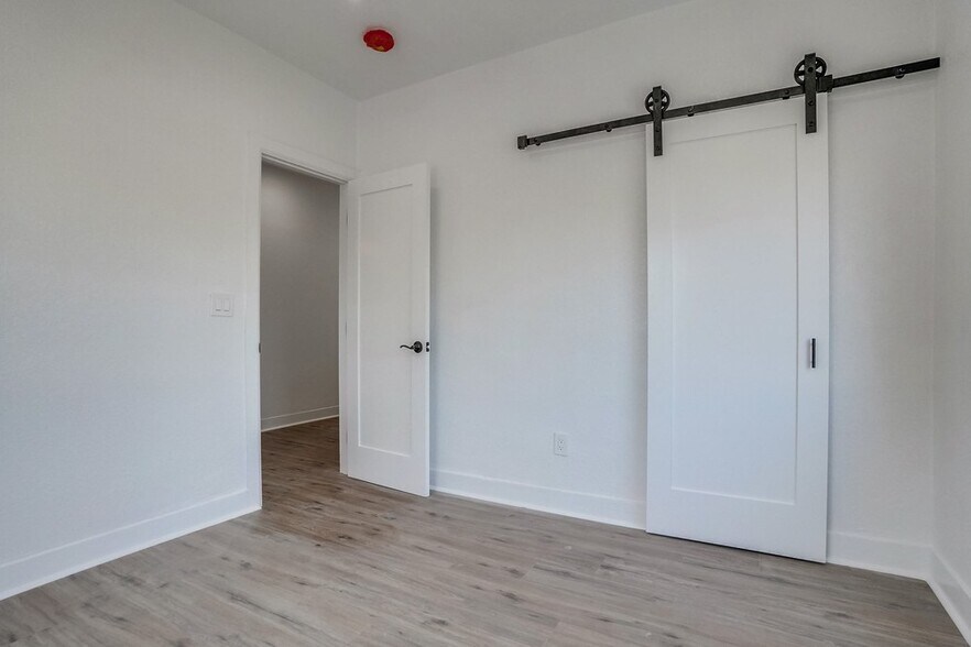 Building Photo - 2708 Cincinnati St